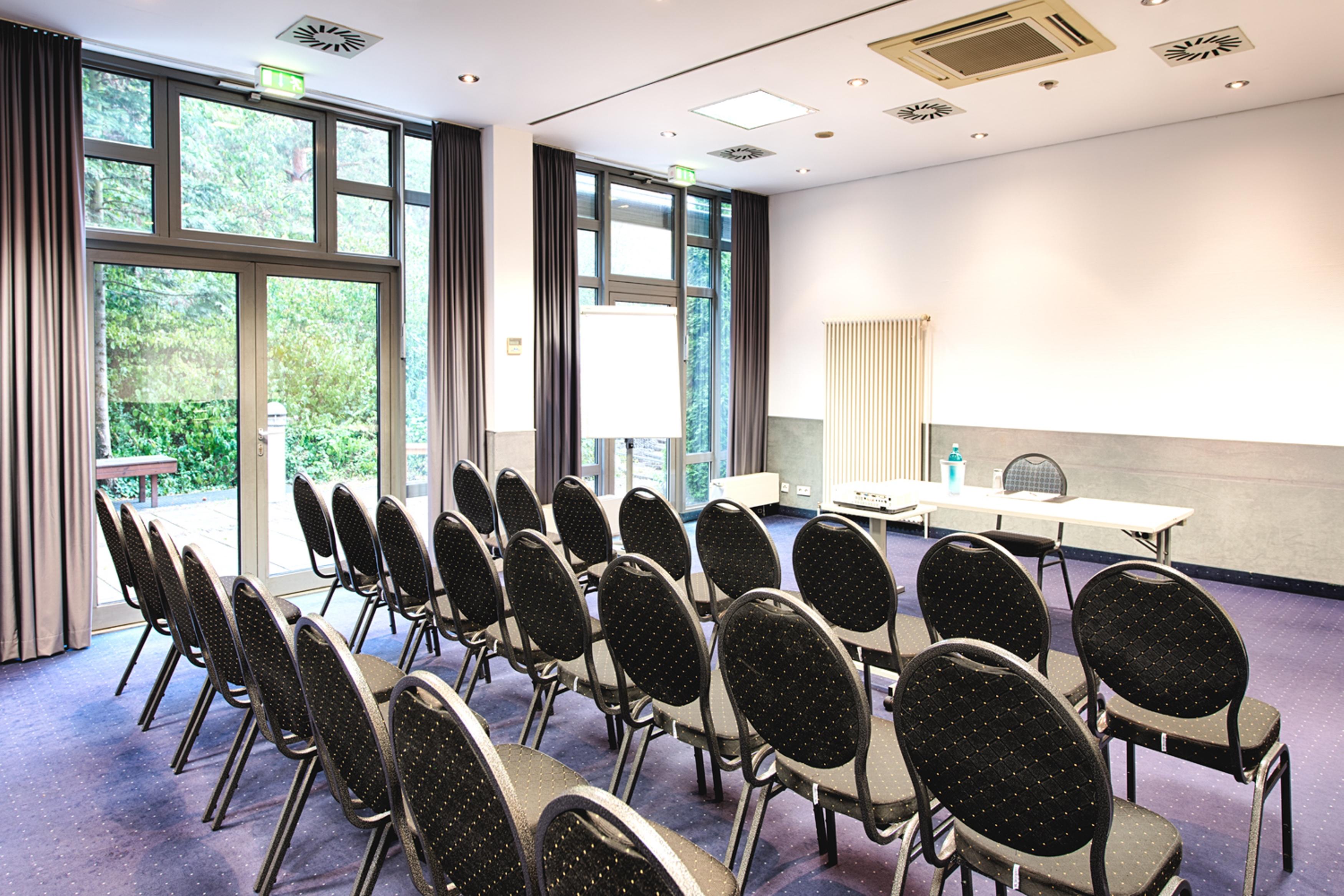 Achat Hotel Stuttgart Airport Messe Exterior photo