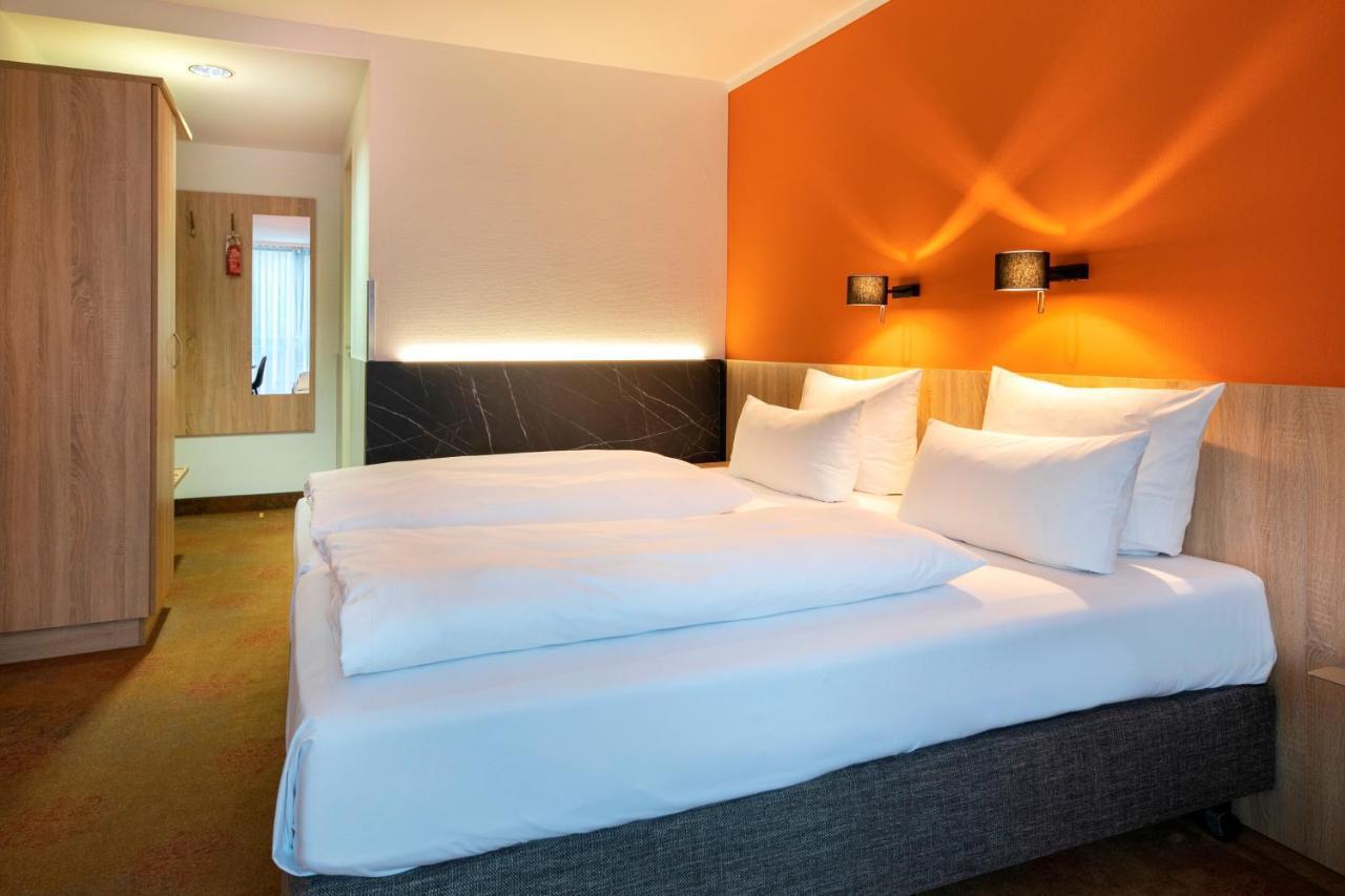 Achat Hotel Stuttgart Airport Messe Exterior photo