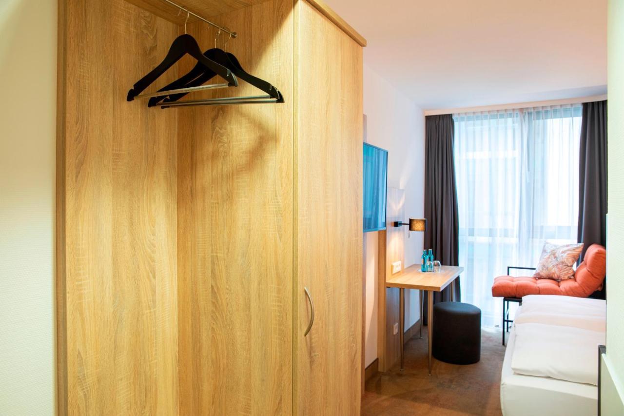 Achat Hotel Stuttgart Airport Messe Exterior photo