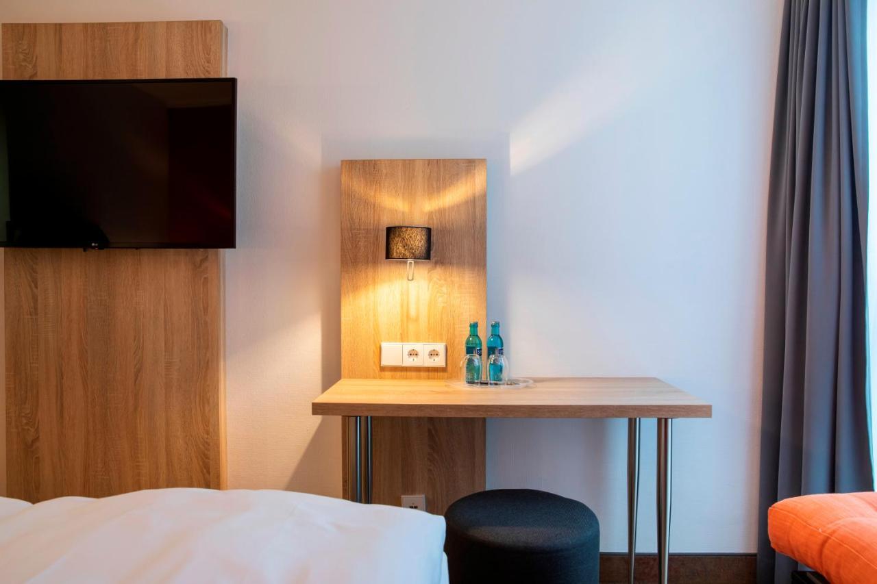 Achat Hotel Stuttgart Airport Messe Exterior photo